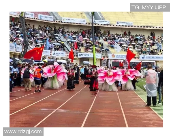 儿童足球明星服装时尚潮流展示让小球员们尽显活力与魅力 儿童足球明星服装时尚潮流展示让小球员们尽显活力与魅力