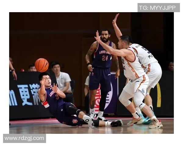 南京篮球队在城市联赛中以55分稳居积分榜首位引发关注